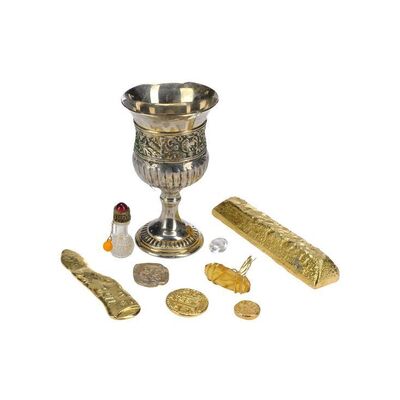 Lot #187 - Assorted One-Eyed Willy's Treasure ### GOONIES, THE (1985)