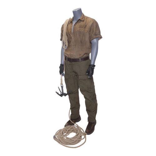 Lot #257 - Spencer's (as played by Dwayne Johnson) Dr. Smolder Bravestone In-Game Costume and Grappling Hook ### JUMANJI: WELCOME TO THE JUNGLE (2017)