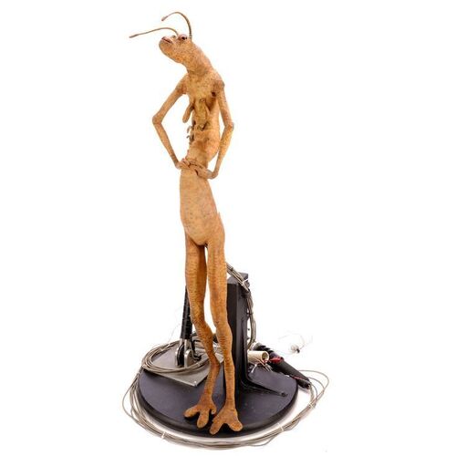 Lot #287 - Worm Guy Puppet Display ### MEN IN BLACK (1997)