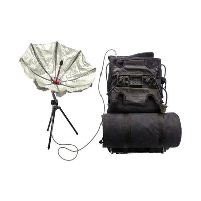 Lot #320 - Hawkins' (Shane Black) Communication Backpack and Satellite ### PREDATOR (1987)