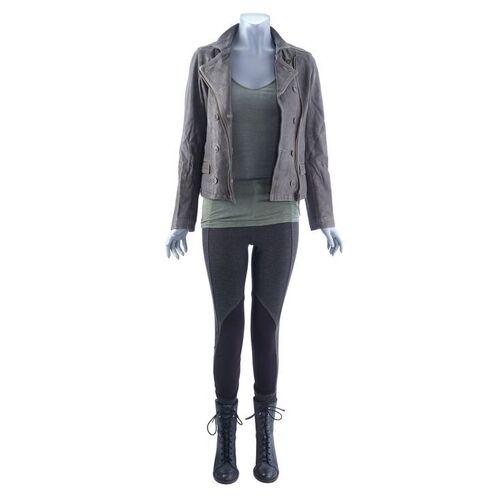 Lot #496 - Bella Cullen's Final Battle Costume ### TWILIGHT SAGA, THE: BREAKING DAWN - PART 2 (2012)