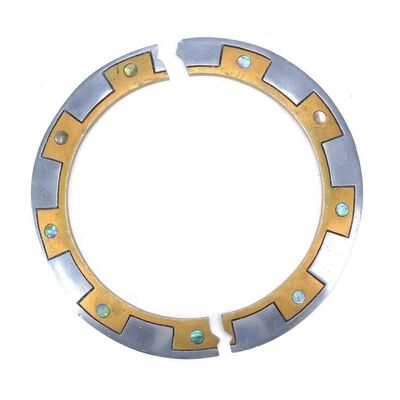 Lot #522 - Xena's (Lucy Lawless) Shattered Chakram ### XENA: WARRIOR PRINCESS (TV SERIES, 1995-2001)