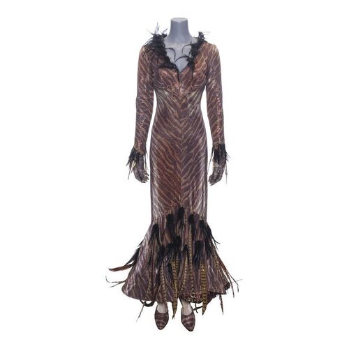 Lot #524 - Cruella De Vil's (Glenn Close) Pheasant Feather Costume ### 102 DALMATIANS (2000)