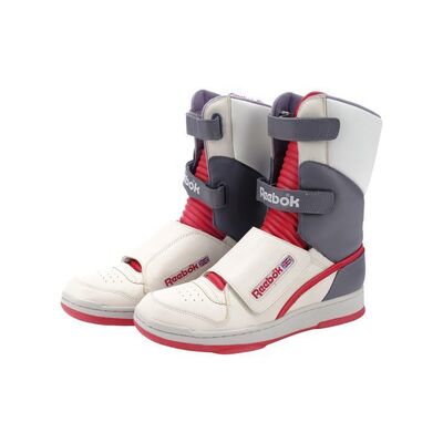 Lot #544 - Limited-Edition 30th Anniversary Reebok Alien Stomper Sneakers ### ALIENS (1986)