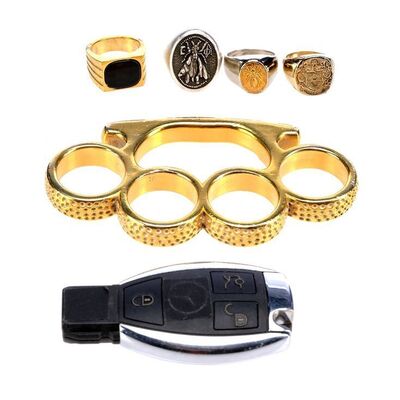 Lot #664 - Set of Hitmen Accessories ### BULLET TRAIN (2022)