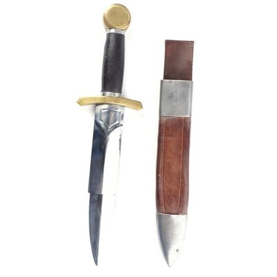 Lot #745 - Duncan Idaho's (Edward Atterton) Atreides-Style Retractable Dagger and Sheath ### FRANK HERBERT'S CHILDREN OF DUNE (2003)