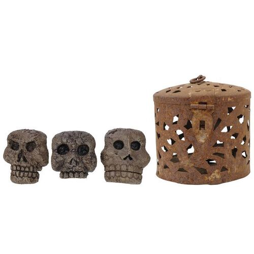 Lot #787 - Three Skull Heads with Wall Sconce ### FROM DUSK TILL DAWN (1996)