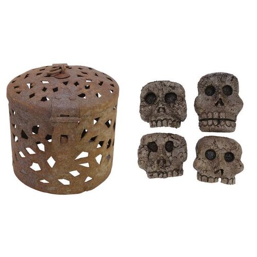 Lot #788 - Four Skull Heads with Wall Sconce ### FROM DUSK TILL DAWN (1996)