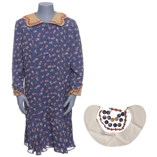 Lot #876 - Rich Weaver Collection: Aunt Estelle's (Estelle Getty) Screen-Matched Costume ### STUART LITTLE (1999)