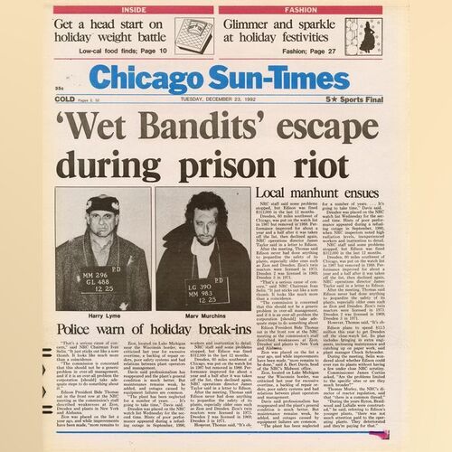 Lot #900 - "Wet Bandits" Chicago Sun-Times Newspaper Cover ### HOME ALONE 2: LOST IN NEW YORK (1992)