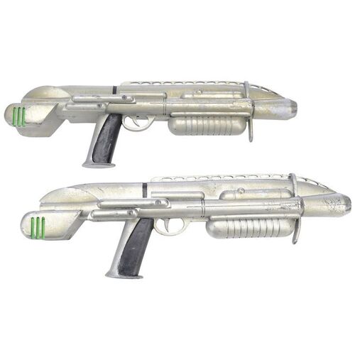 Lot #1014 - Pair of Fin Blasters ### MEN IN BLACK II (2002)