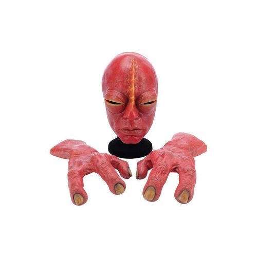 Lot #1017 - Red Fish Alien Mask and Gloves ### MEN IN BLACK 3 (2012)