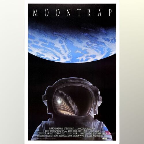 Lot #1030 - Poster ### MOONTRAP (1989)