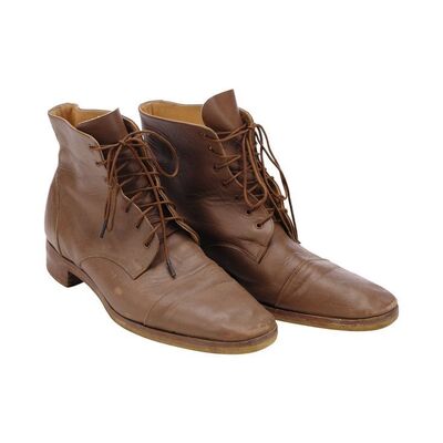 Lot #1037 - Rick O'Connell's (Brendan Fraser) Shoes ### MUMMY RETURNS, THE (2001)