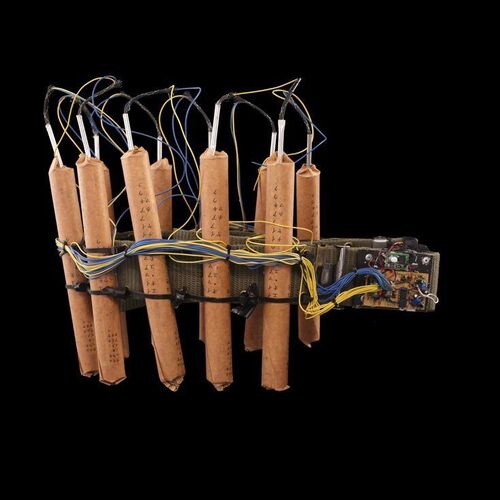 Lot #1165 - Light-Up Bomb Belt ### SEVEN PSYCHOPATHS (2012)