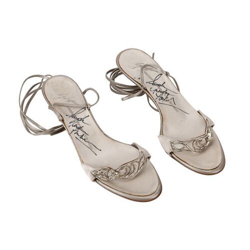 Lot #1167 - Carrie's (Sarah Jessica Parker) Autographed Shoes ### SEX AND THE CITY (2008)