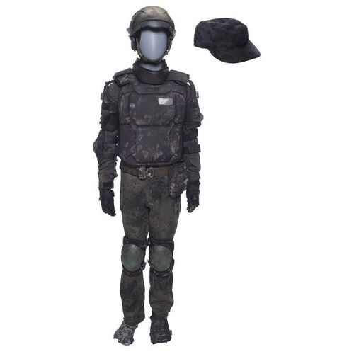Lot #1425 - Future War Soldier Costume with Light-Up Helmet ### TERMINATOR: DARK FATE (2019)