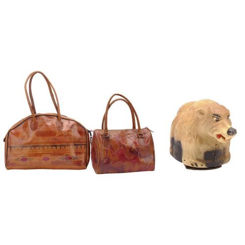 Lot #1456 - The Murderer's Bear Figurine and Purses ### WALKING DEAD, THE (2010-2022)