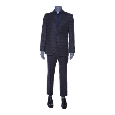 Lot # 36: Ambassador Franklin DeGraaf (Kenneth Walsh) Season 1 Suit