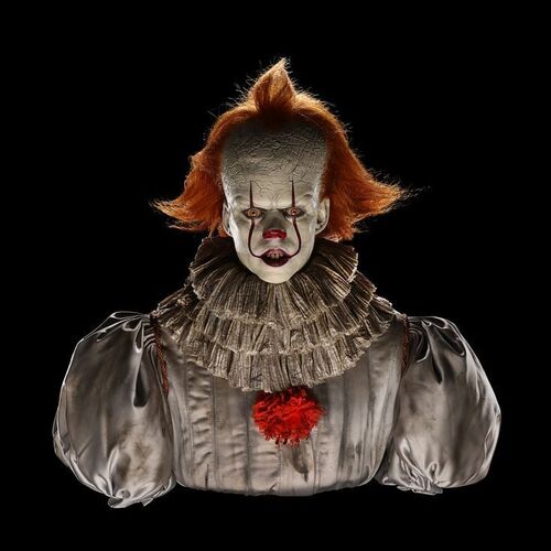 Lot #208: IT CHAPTER TWO (2019) - Pennywise (Bill Skarsgard) Make-up Display