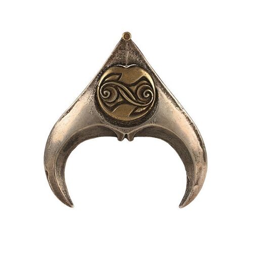 Lot #237: LABYRINTH (1986) - Goblin King Jareth's (David Bowie) Pendant