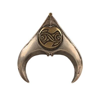 Lot #237: LABYRINTH (1986) - Goblin King Jareth's (David Bowie) Pendant