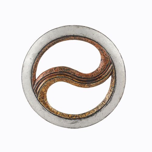 Lot #447: XENA: WARRIOR PRINCESS (TV SERIES, 1995-2001) - Xena's (Lucy Lawless) Balanced Chakram
