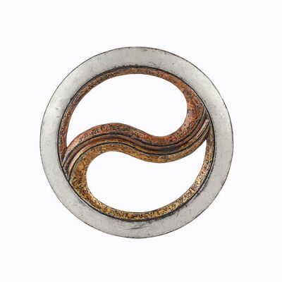 Lot #447: XENA: WARRIOR PRINCESS (TV SERIES, 1995-2001) - Xena's (Lucy Lawless) Balanced Chakram