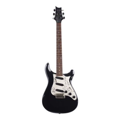 Lot #453: AEROSMITH - Band-autographed Guitar