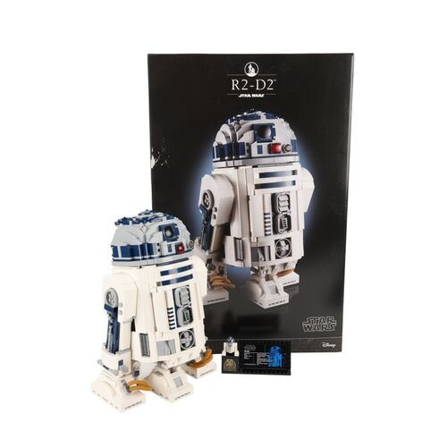 Lot #776: STAR WARS: VARIOUS PRODUCTIONS - Anthony Daniels Collection: Pre-Built and Boxed R2-D2 Lego Models