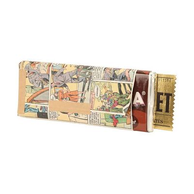 Lot #978: CHARLIE AND THE CHOCOLATE FACTORY (2005) - Charlie's (Freddie Highmore) Hero Wonka Bar and Golden Ticket
