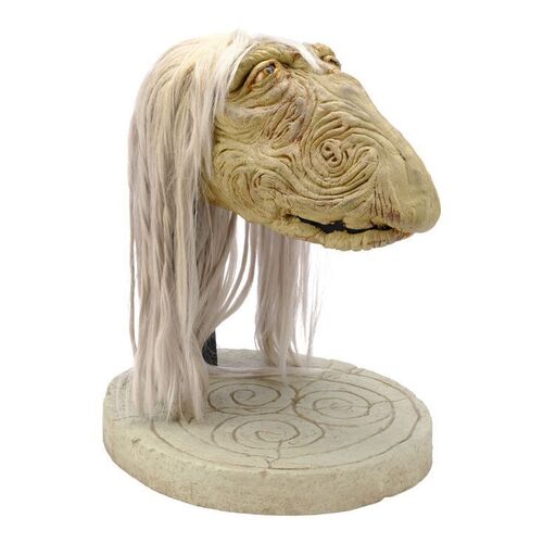 Lot #1009: THE DARK CRYSTAL (1982) - Mystic Puppet Head on Display