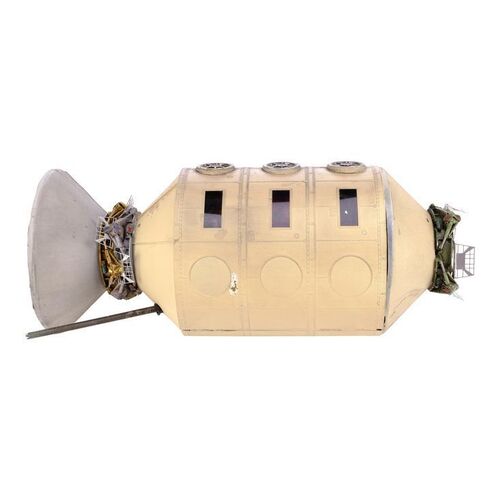 Lot #1050: EVENT HORIZON (1997) - Lewis and Clark Daylight Station Model Miniature