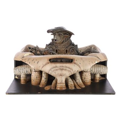 Lot #1062: FARSCAPE (TV SERIES, 1999-2003) - Light-up Maquette of Pilot at Moya's Console