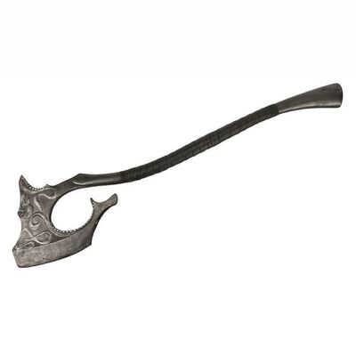 Lot #1111: GAME OF THRONES (TV SERIES, 2011-2019) - Euron Greyjoy's (Pilou Asb&Atilde;&fnof;&Acirc;&brvbar;k) SFX Battle Axe