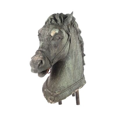 Lot #1272: JAMES BOND: GOLDENEYE (1995) - Statue Horse Head