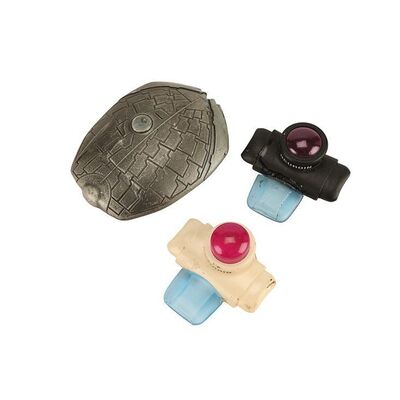 Lot #1416: MINORITY REPORT (2002) - John Anderton's (Tom Cruise) Hero Inhalers and a Precrime Spyder