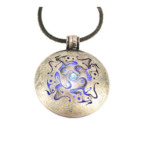 Lot #1512: THE SARAH JANE ADVENTURES (T.V. SERIES, 2007 - 2011) - Hero Light-up Berserker Pendant