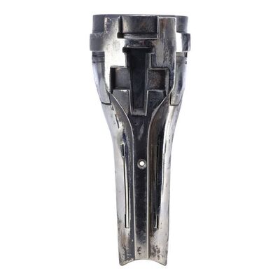 Lot #1679: TERMINATOR SALVATION (2009) - T-800 Endoskeleton Shin