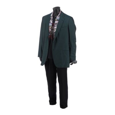 Lot #2 - Mike Enslin's (John Cusack) Screen-matched Costume ### 1408 (2007)