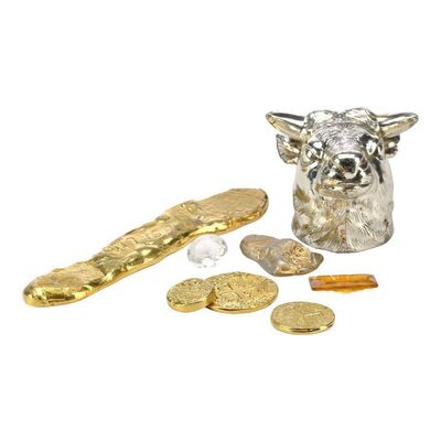 Lot #118 - Set of One-Eyed Willy's Coins and Treasure with Bull Head ### THE GOONIES (1985)