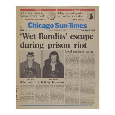 Lot #143 - "Wet Bandits Escape" Newspaper Cover ### HOME ALONE 2: LOST IN NEW YORK (1992)