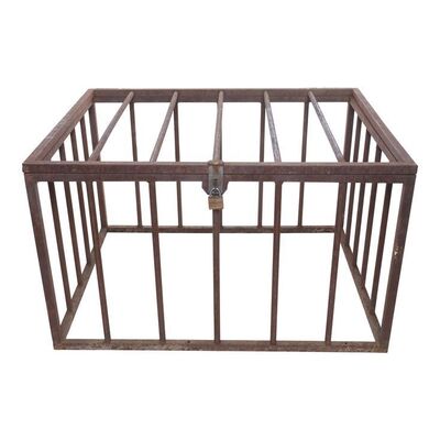 Lot #279 - The Gimp's (Stephen Hibbert) Cage ### PULP FICTION (1994)
