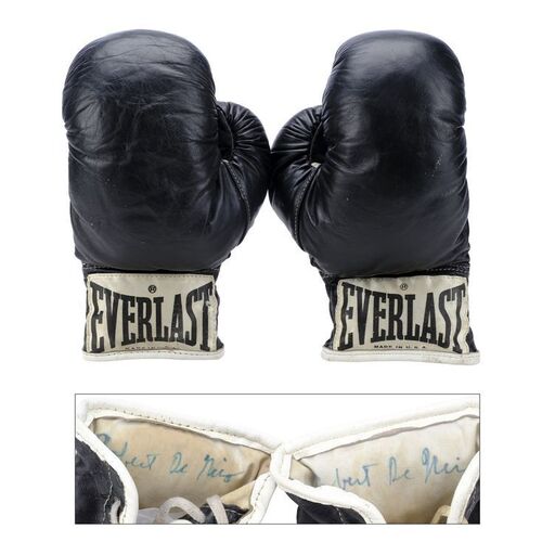 Lot #281 - Robert De Niro-Autographed Promotional Boxing Gloves ### RAGING BULL (1980)