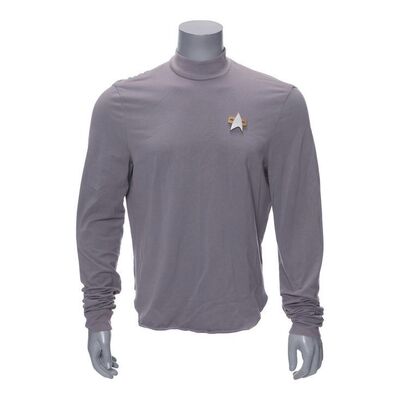 Lot #354 - Q's (John de Lancie) Starfleet Uniform Combadge and Undershirt ### STAR TREK: VOYAGER (1995-2001)