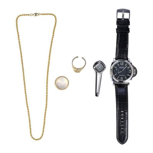 Lot #444 - Les Grossman's (Tom Cruise) Watch, Necklace, Rings and Bluetooth Headset ### TROPIC THUNDER (2008)