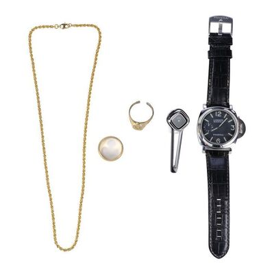 Lot #444 - Les Grossman's (Tom Cruise) Watch, Necklace, Rings and Bluetooth Headset ### TROPIC THUNDER (2008)