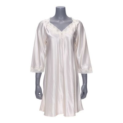 Lot #518 - Leigh Anne Tuohy's (Sandra Bullock) Nightgown ### THE BLIND SIDE (2009)