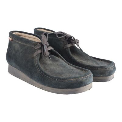 Lot #529 - Walter White's (Bryan Cranston) Suede Shoes ### BREAKING BAD (T.V. SERIES, 2008-2013)