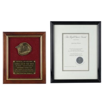 Lot #639 - Framed Sigourney Weaver's People's Choice Award Nomination and Jon Peters' Genesis Award ### GORILLAS IN THE MIST (1988)